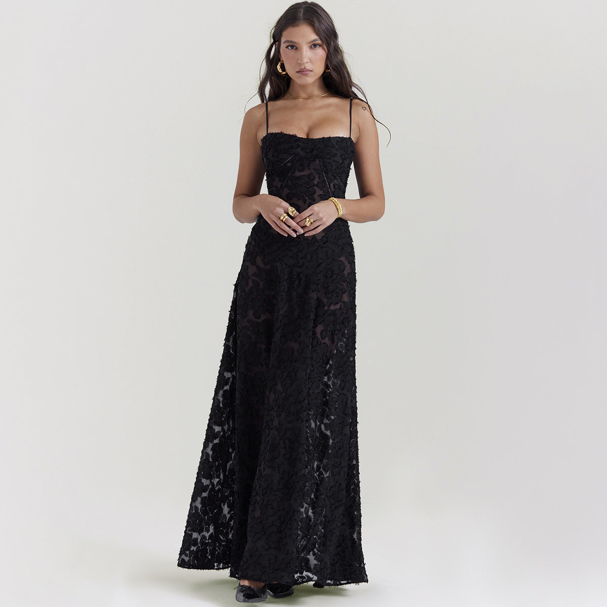 Julie – Elegantes Abendkleid aus Spitze mit Trägern