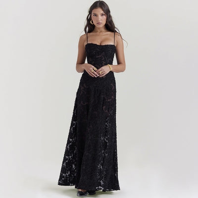 Julie – Elegantes Abendkleid aus Spitze mit Trägern