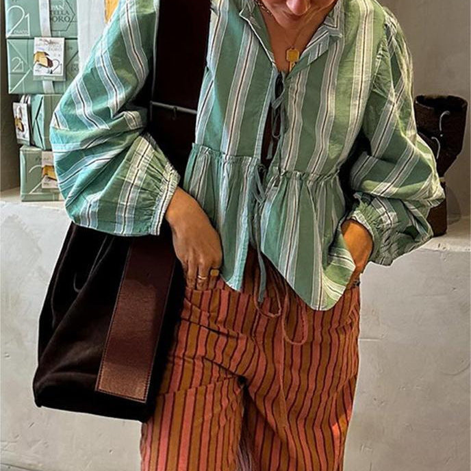 Anne – Gestreiftes Rüschentop mit Schnürung und Laternenärmeln