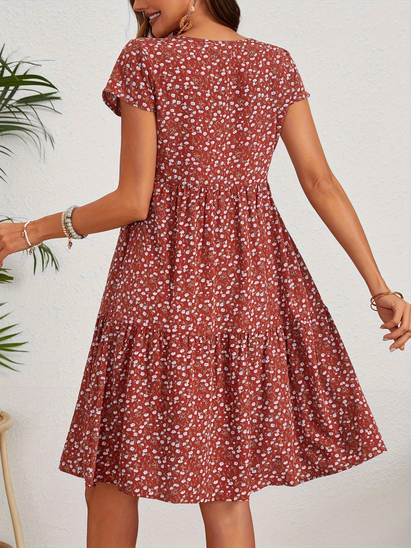 Leichtes Vintage-Kleid – Blumendruck, Kurzarm, Rundhalsausschnitt, feminines Sommerkleid