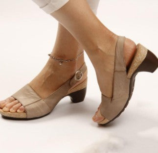 Lucy – Mittelstarke Damensandalen