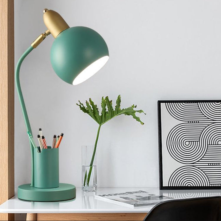 LumiSphere - Metallsphäre-Nachtischlampe mit röhrenförmigem Stifthalter-Design