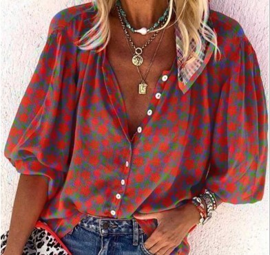 Julia – Damenhemd mit personalisierten Mustern