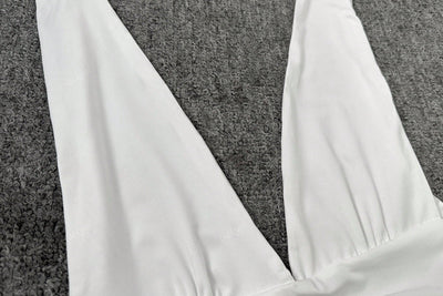 Minikleid mit Halterneck und Skater-Schnitt – Figurbetont & Feminin