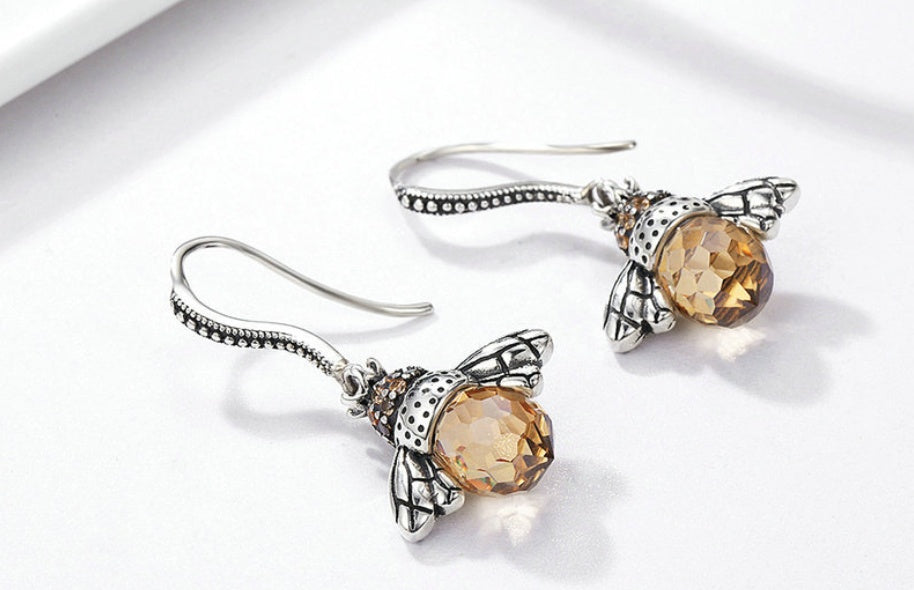 Tara – Niedliche kleine Bienen Ohrringe aus Sterlingsilber mit Zirkon