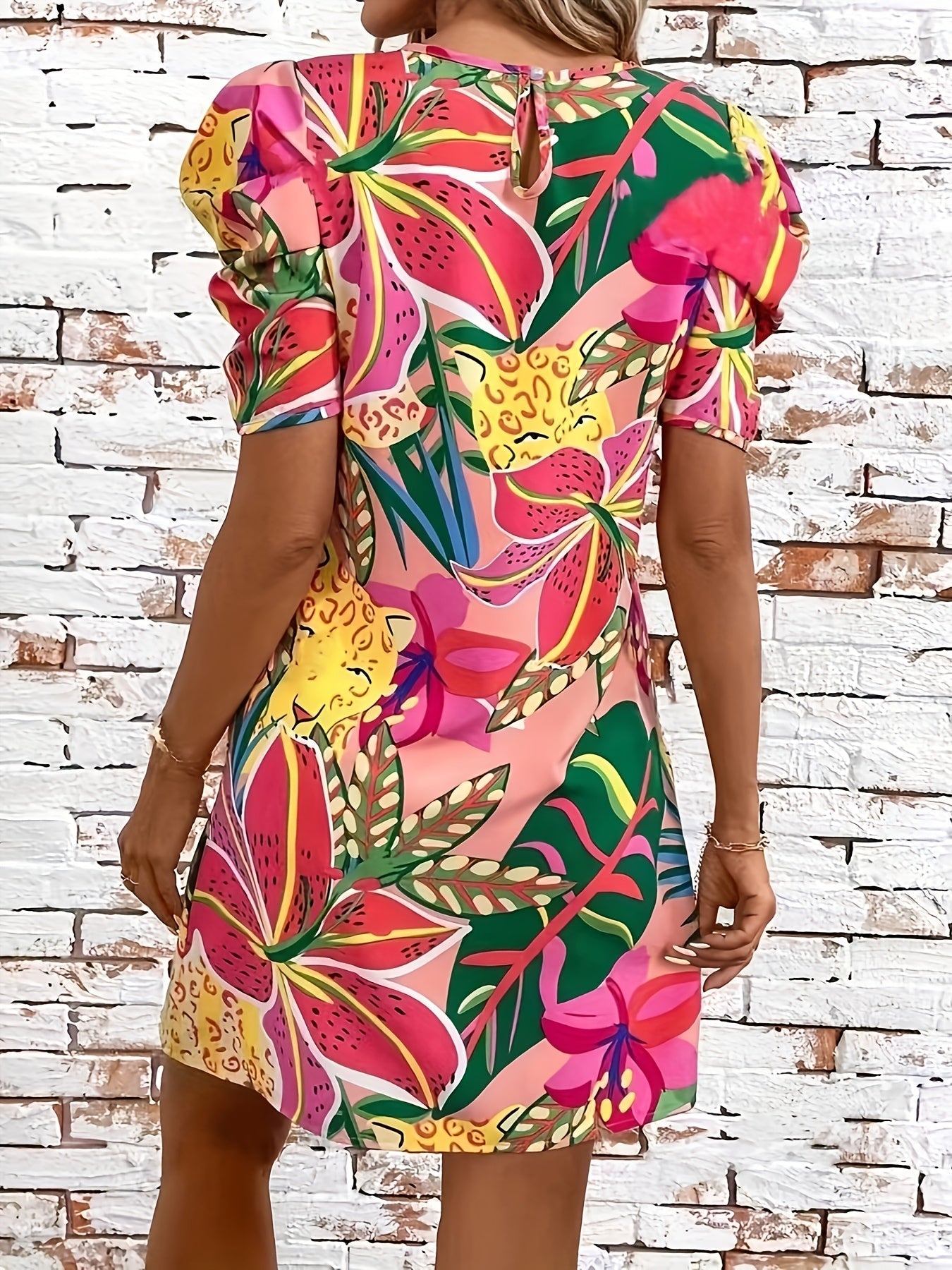 Luftiges Sommerkleid mit Print – Knielang, Puffärmel, Elegant & Bequem