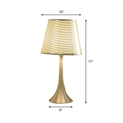 Virella - Stilvolle konisch zulaufende Nachttischlampe mit gemusterter Stoffschirme