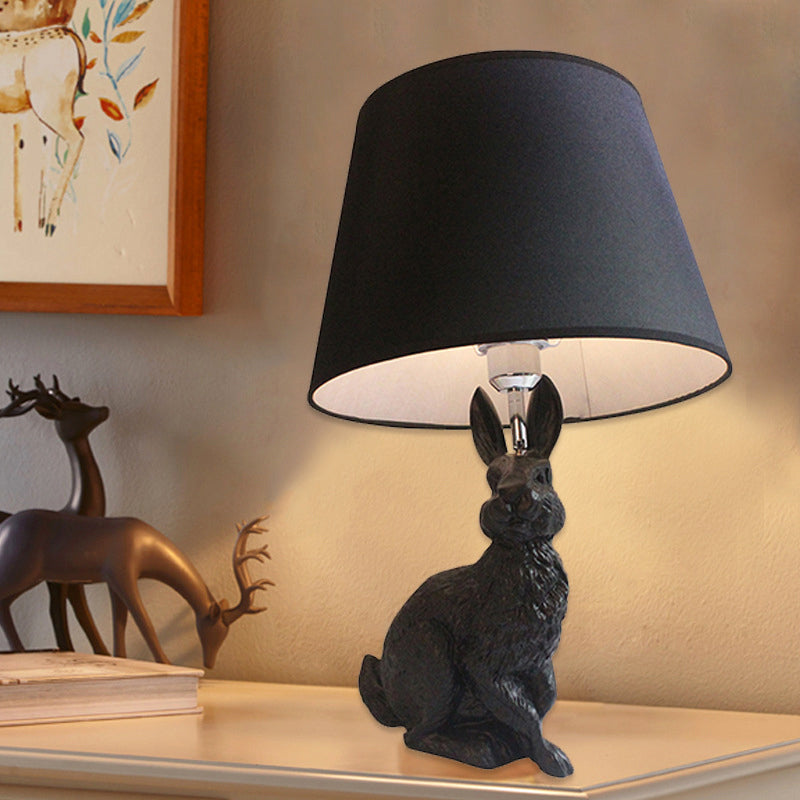 Luna - Bunny Schreibtischlampe mit konischer Schirm