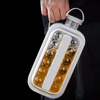 QuickCube – Schnell. Frisch. Gefroren. - Eismaschine für