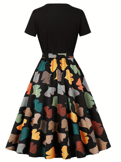 Elegantes Sommerkleid mit Blumendruck – Kurzarm, Rundhalsausschnitt, taillierter