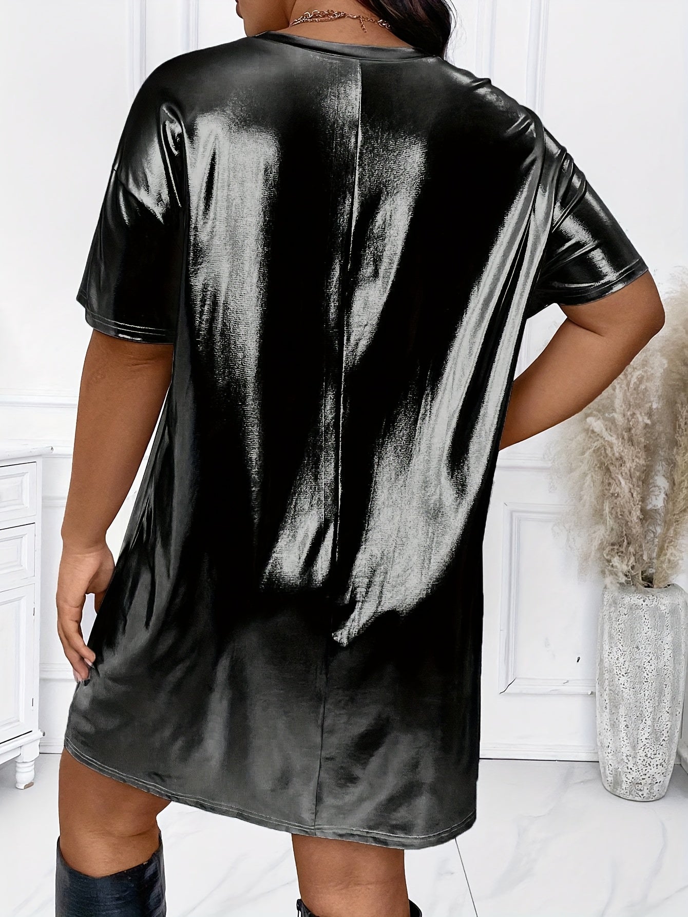Modisches T-Shirt-Kleid – Einfarbig, Metallic-Look, Drop-Schulter, Lässig und Bequem