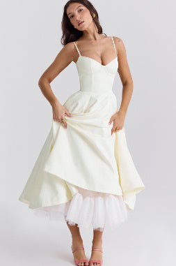 Georgina – Figurbetontes Korsettkleid mit Stahlring und Schwingrock