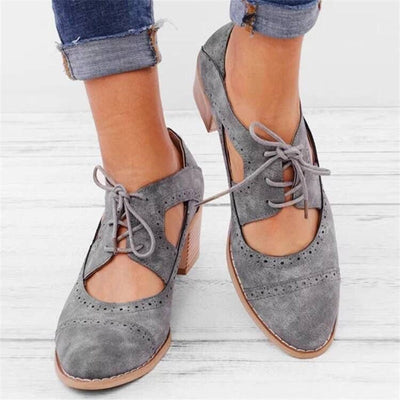 Leanne – Hohe Damen-Sandalen mit Schnürung und Ausschnitten