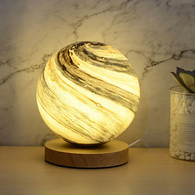 LunarGlow Mini Nachttischlampe – Postmoderne Tischlampe mit Holzfuß