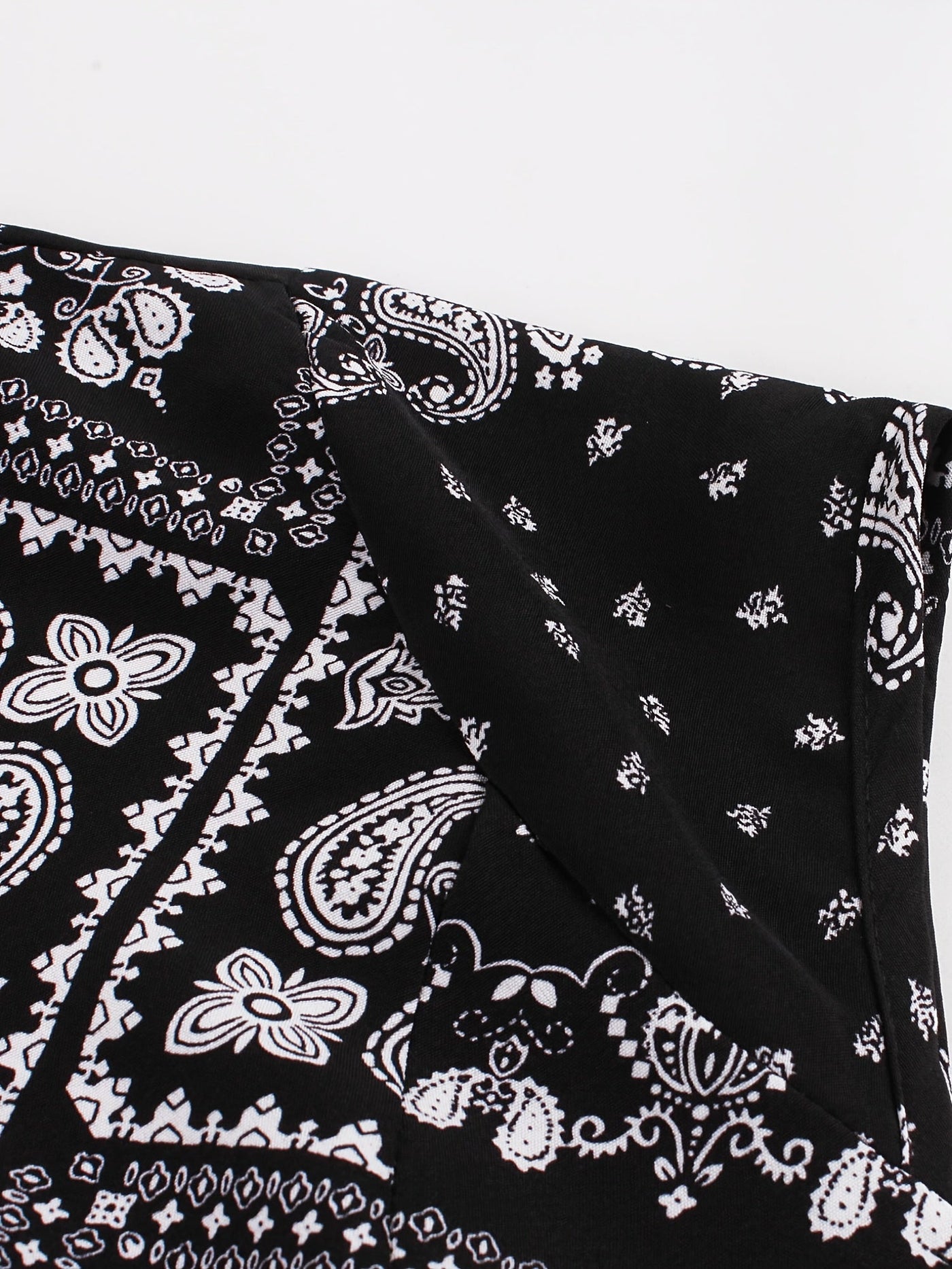 Elegantes A-Linien-Sommerkleid – Geometrisches Muster & Gürtel, Kurzarm