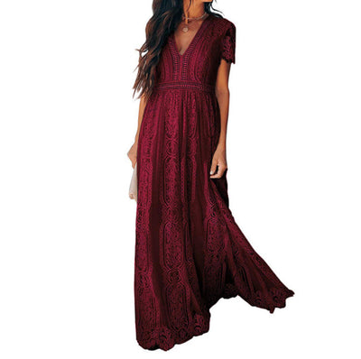 Rose – Spitzenkleid mit Kurzen Ärmeln und Langem Schnitt