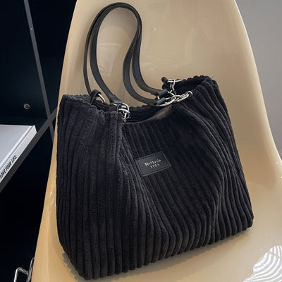 Edle Schultertasche im Cordhosen Style