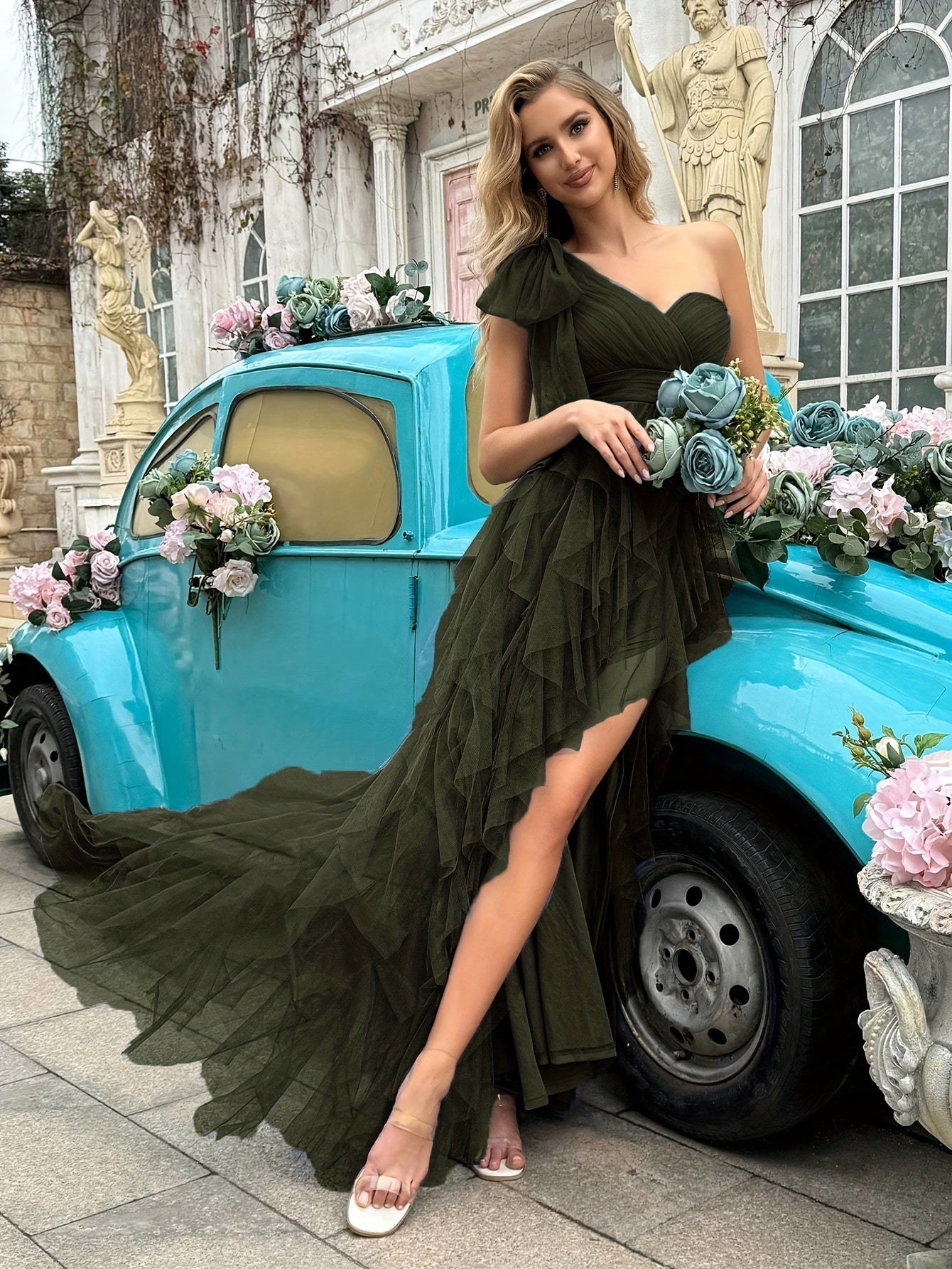 Elegantes Ärmelloses Sommerkleid – Asymmetrische Nackenlinie, Hoher Vorder