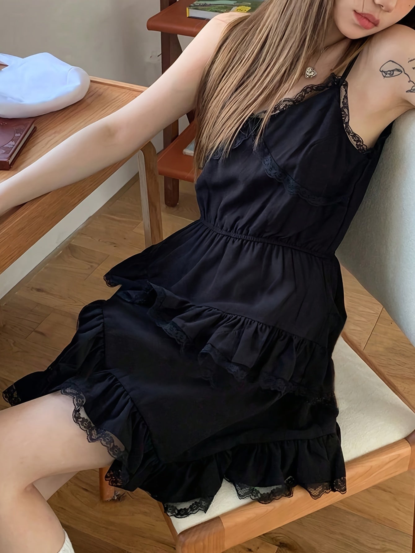 Kontrastierendes Spitzenkleid – Schickes Ärmelloses Camisole mit V-Ausschnitt