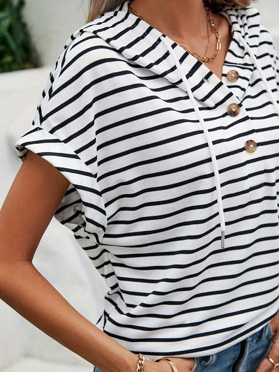 Gestreifte Damen Hoodie mit kurzen Ärmeln und Knopfverschluss – Romy