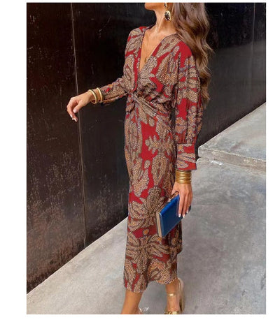 Judith – Gemaltes Kleid mit V-Ausschnitt und drei Viertel-Ärmeln