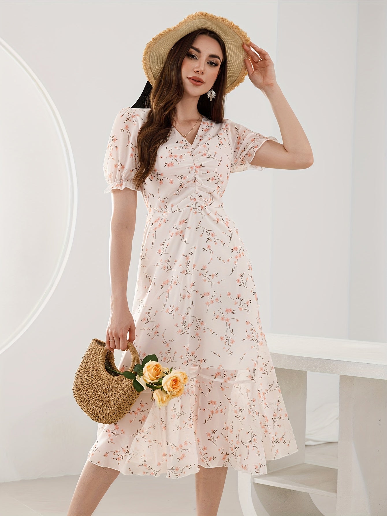 Elegantes Schößchenkleid mit Blumendruck – Kurzarm, V-Ausschnitt, Luftig & Bequem