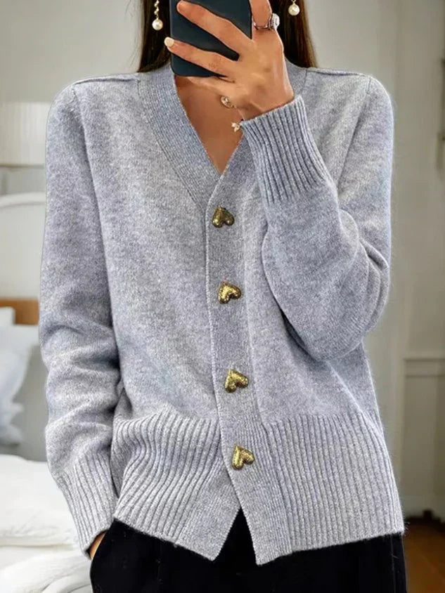 Cardigan mit Knopfleiste – Gemütlicher Charme mit Weiblicher Eleganz