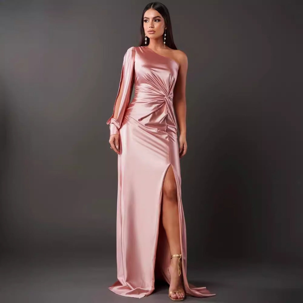 Mandy – Schulterfreies Abendkleid mit Schlitz