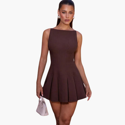 Rückenfreies Mini Faltenkleid - Für Damen mit Eleganzfaktor