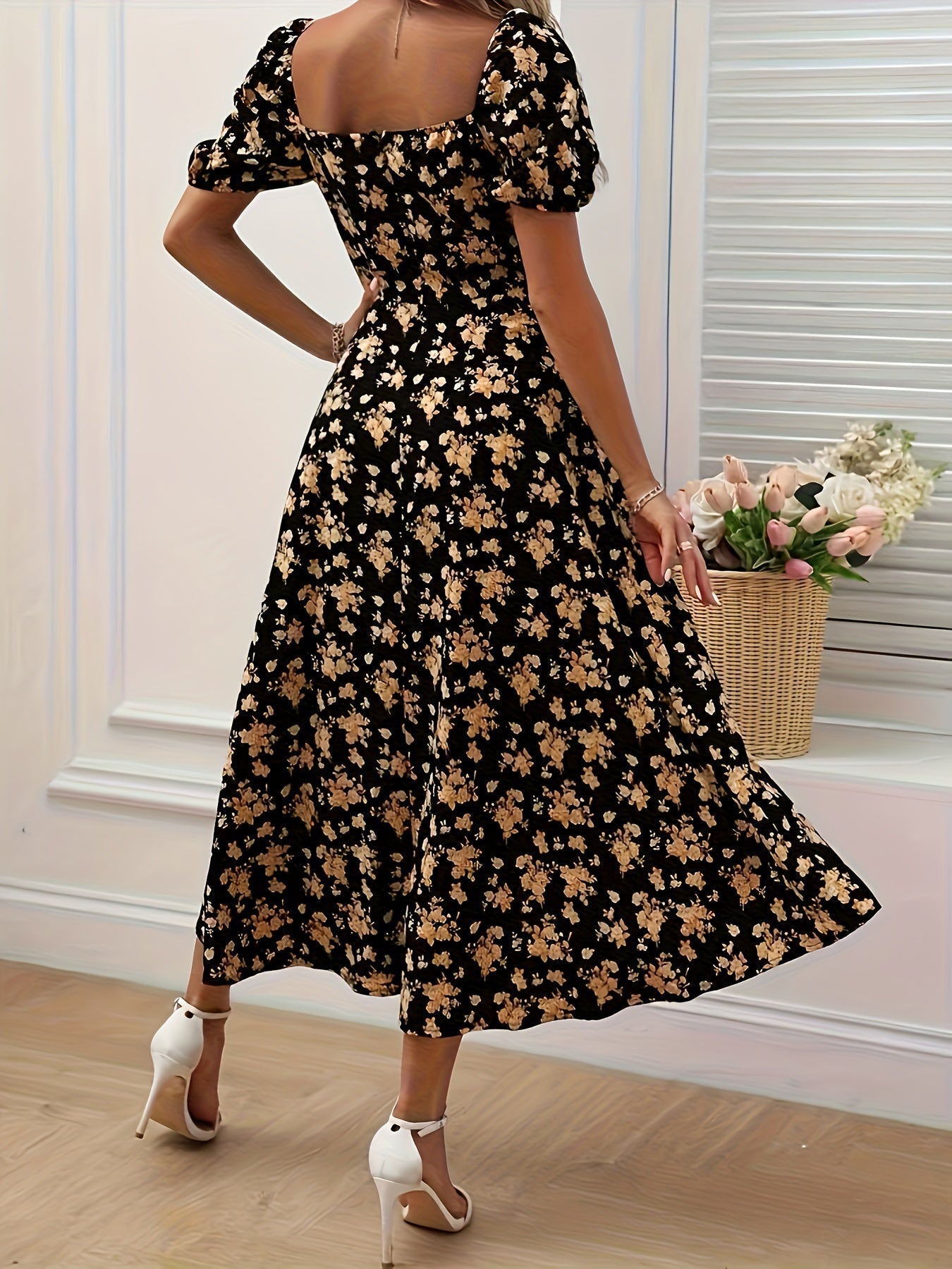 Elegantes Blumen-Maxikleid – Hoher Schlitz, Kurzarm, Sommerkleid