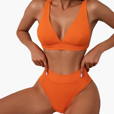 Geripptes Damen-Bikini-Set mit breiten Trägern für den Sommer