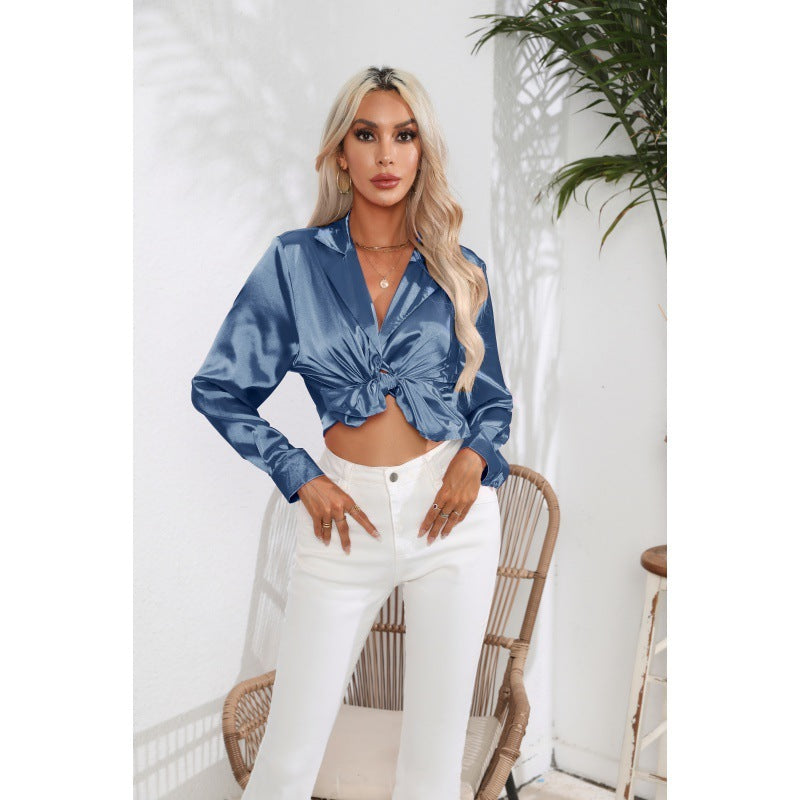 Carly – Satinbluse mit Anzugskragen