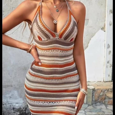 Laura – Rückenfreies Strickkleid mit tiefem V-Ausschnitt