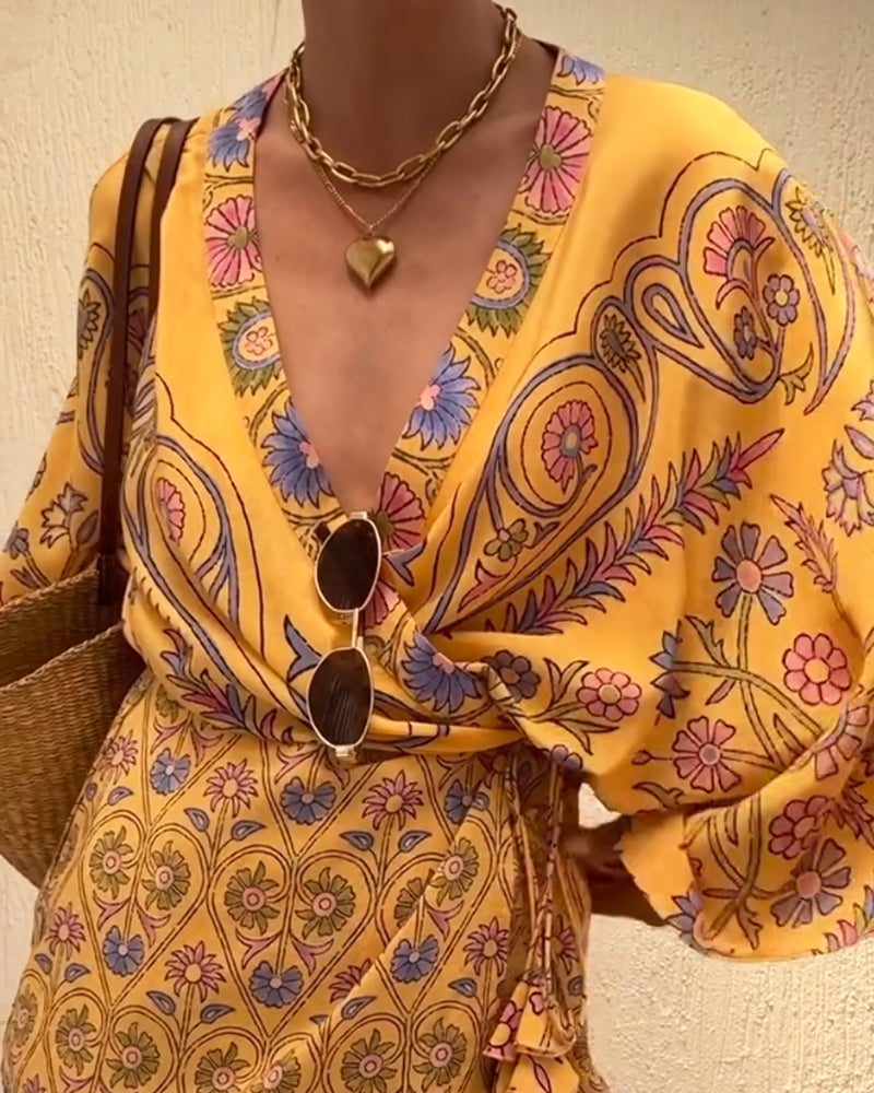 Lyca - Locker gewickeltes Minikleid mit V-Ausschnitt