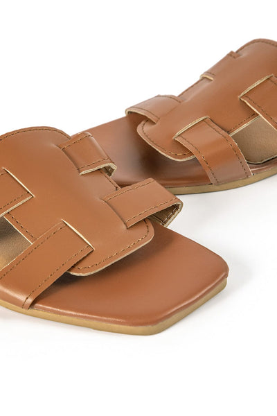 Stilvolle braune Slides mit Cut-Out-Design