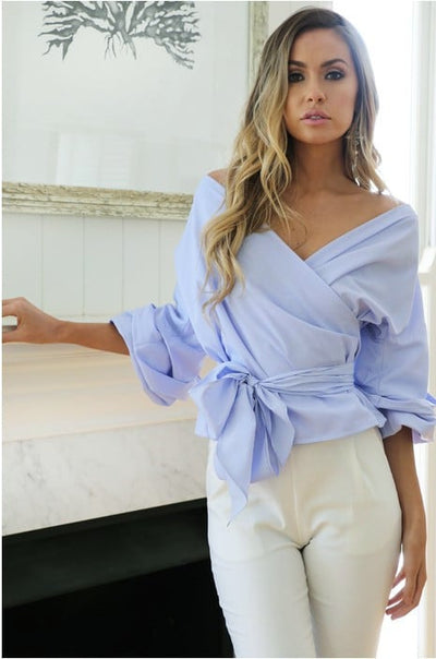 Valeria | Kurze Crossover-Bluse aus Spitze