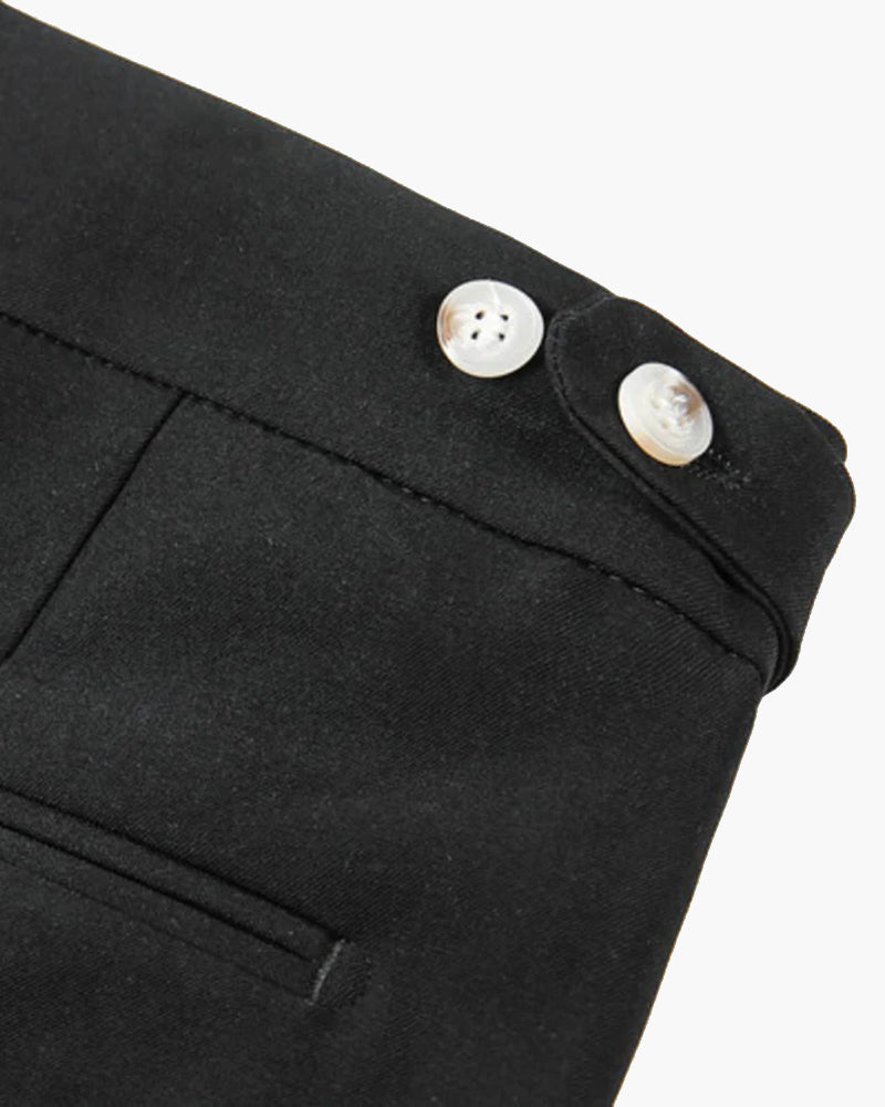 Parker | Maßgeschneiderte Plisseeshorts mit verstellbaren Seitenschnallen