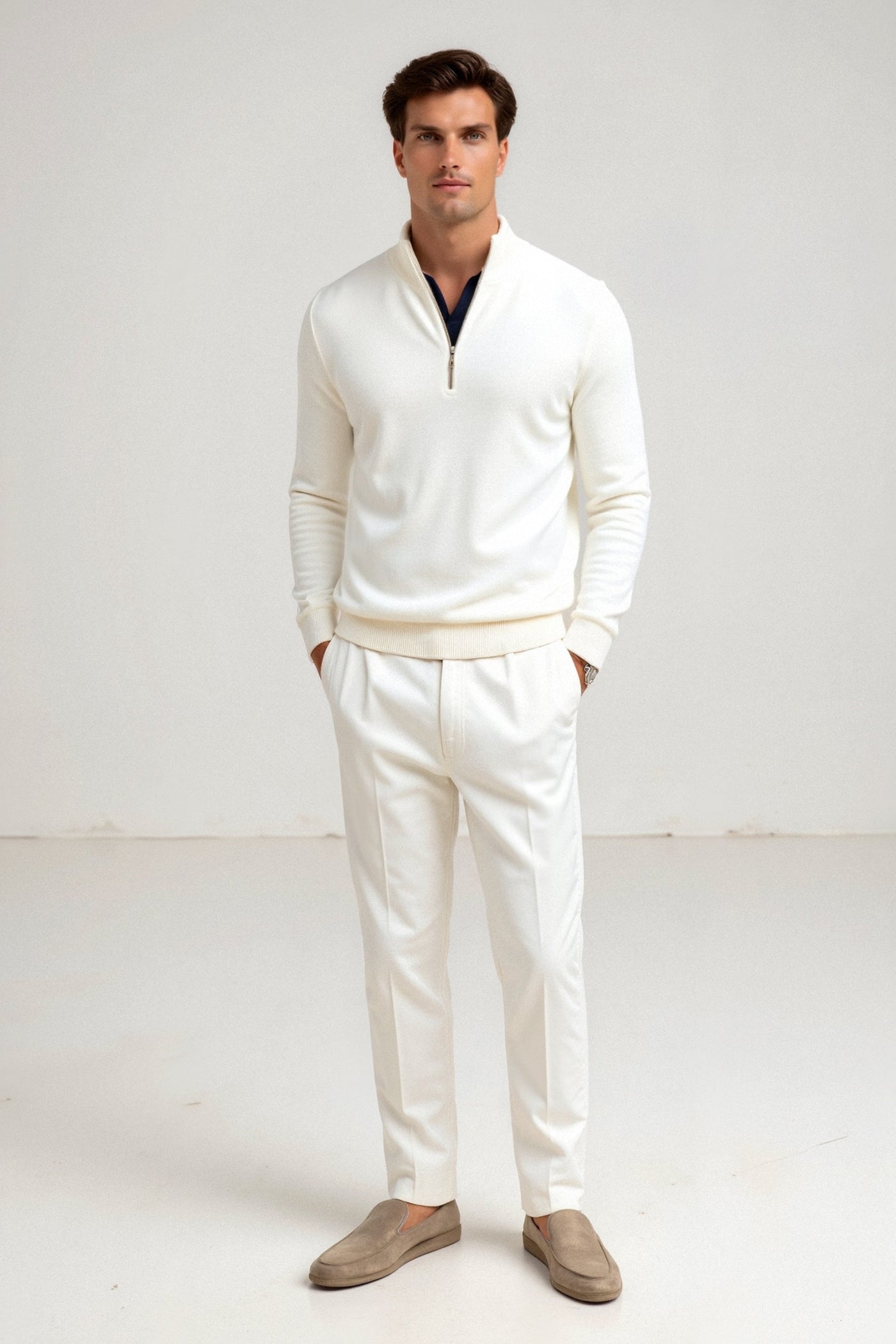 Minimalistischer Sweatshirt mit Reißverschlusskragen