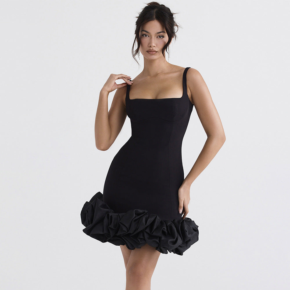 Ann – Schwarzes Camisole-Kleid mit eckigem Kragen