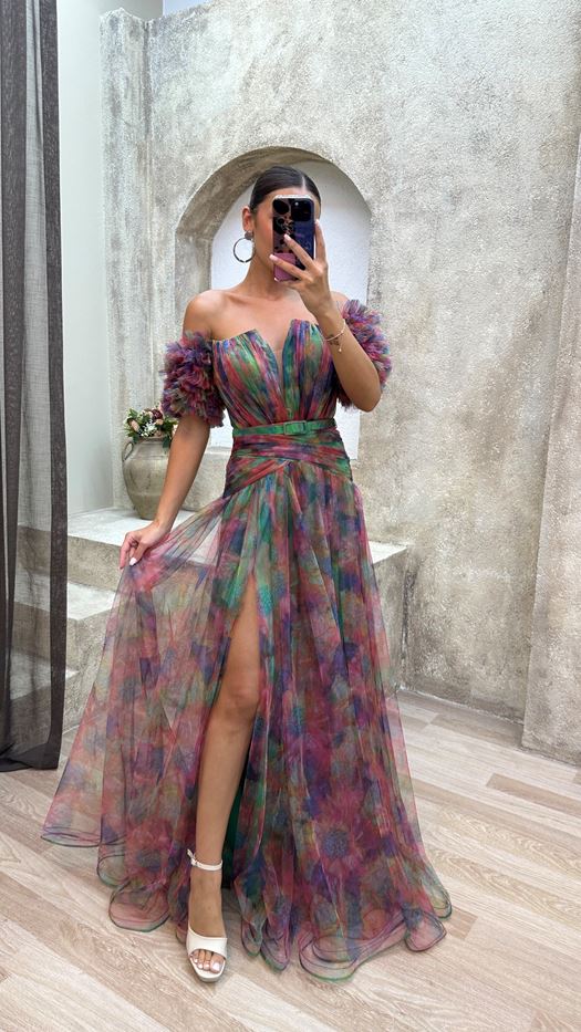 Carmel - Elegantes Maxikleid mit Gürtel und Rüschenärmeln