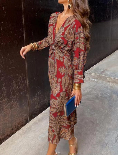 Judith – Gemaltes Kleid mit V-Ausschnitt und drei Viertel-Ärmeln