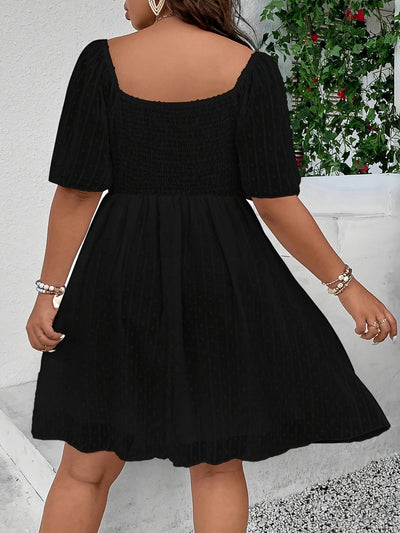 Plus-Size Sommerkleid – Elegantes Kleid mit Schweizer Punkten & Spitzenbesatz