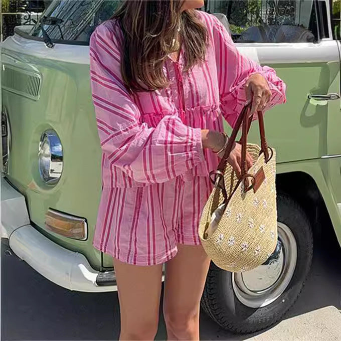 Anne – Gestreiftes Rüschentop mit Schnürung und Laternenärmeln