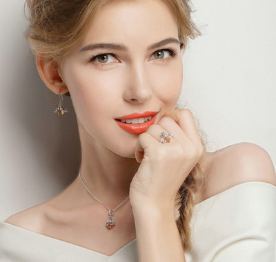 Tara – Niedliche kleine Bienen Ohrringe aus Sterlingsilber mit Zirkon