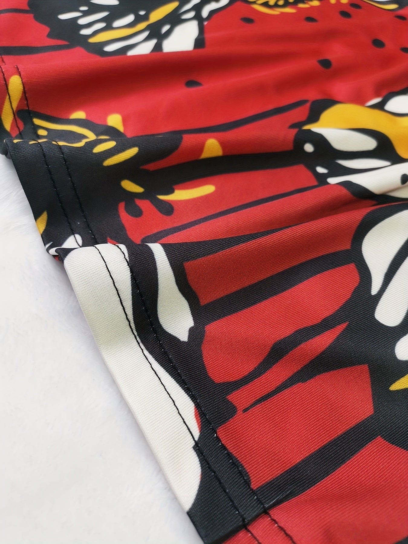 Elegantes Bodycon-Kleid – Ärmelloses Stretch-Kleid mit Marmor-Print, Sweetheart