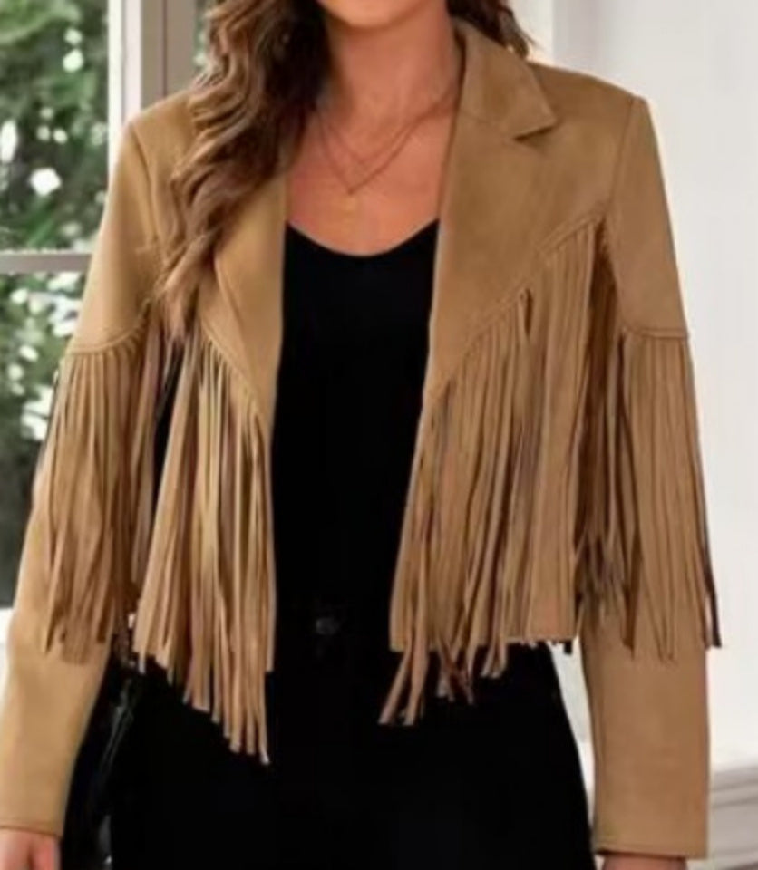 Anna – Taillierter Damenmantel mit Fransen