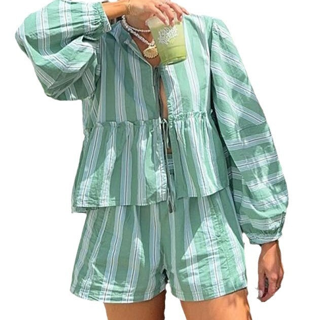 Anne – Gestreiftes Rüschentop mit Schnürung und Laternenärmeln