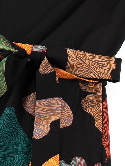 Elegantes Sommerkleid mit Blumendruck – Kurzarm, Rundhalsausschnitt, taillierter