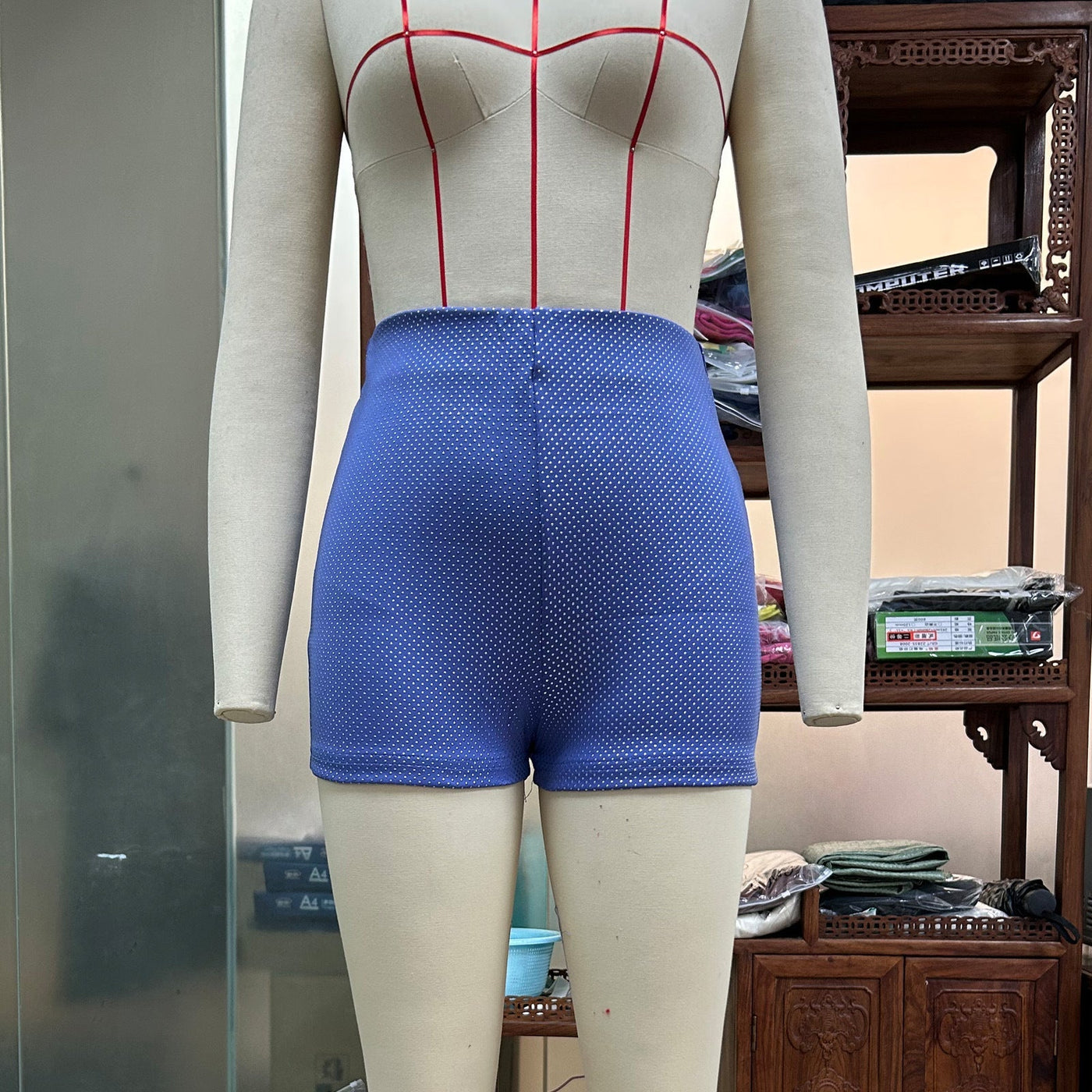 Helen – Glänzende Heiße Shorts für Damen