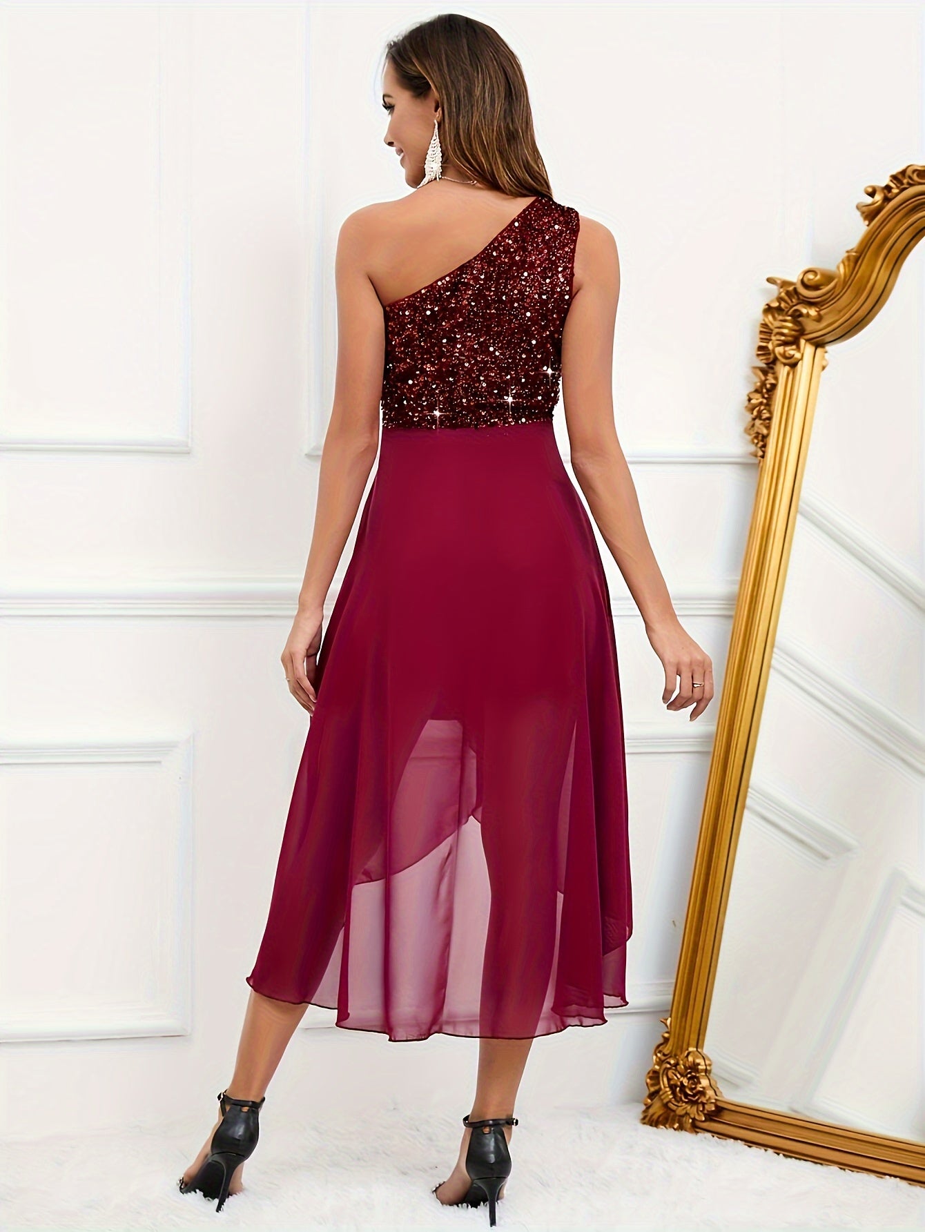 Elegantes Sommer-Brautjungfernkleid – Asymmetrischer Saum, Kontrast-Pailletten